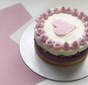 Чизкейк ягодный, цена за кг.